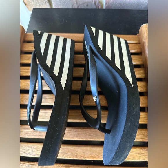 Ralph Lauren women’s wedge sandals - Picture 3 of 13